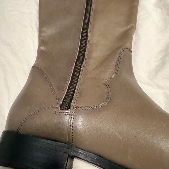 NWT Frye Marissa Inside Zip Boots - Olive Green - Size 8 - Rare Color Western - Picture 3 of 15